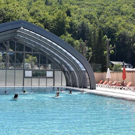 Hotel Domaine Du Lac Chambon Murol Eksteriør billede