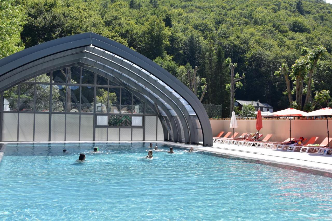 Hotel Domaine Du Lac Chambon Murol Eksteriør billede